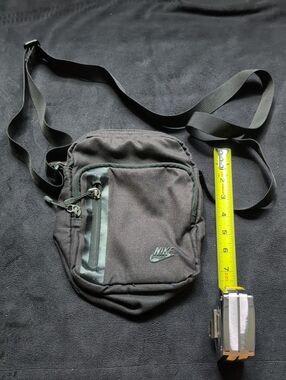 Nike Small Black Crossbody Pouch